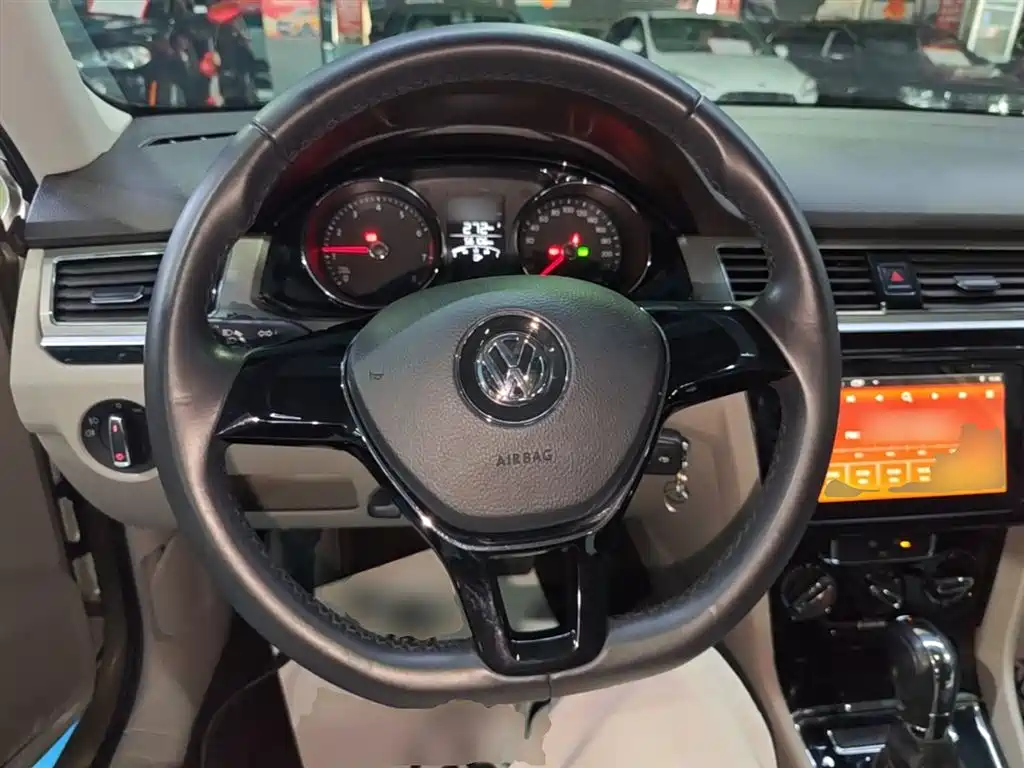 Volkswagen Bora 2016 Model 1.6L Automatic Comfort фото 11