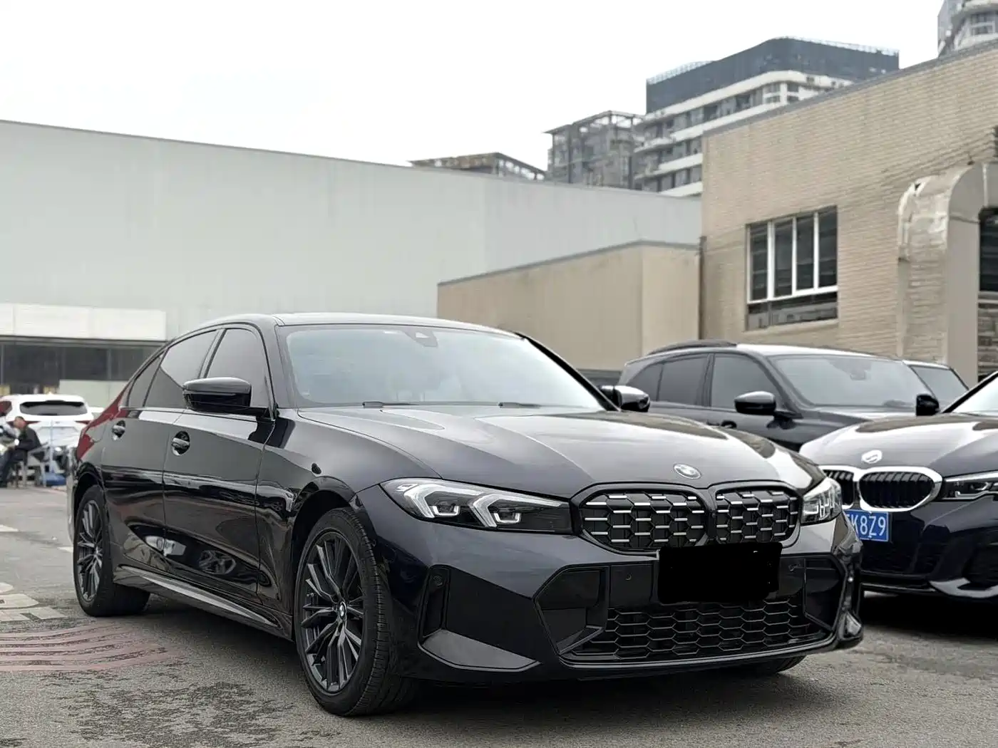 BMW 3 Series 2023 325Li M Sport Black Night Package фото 3