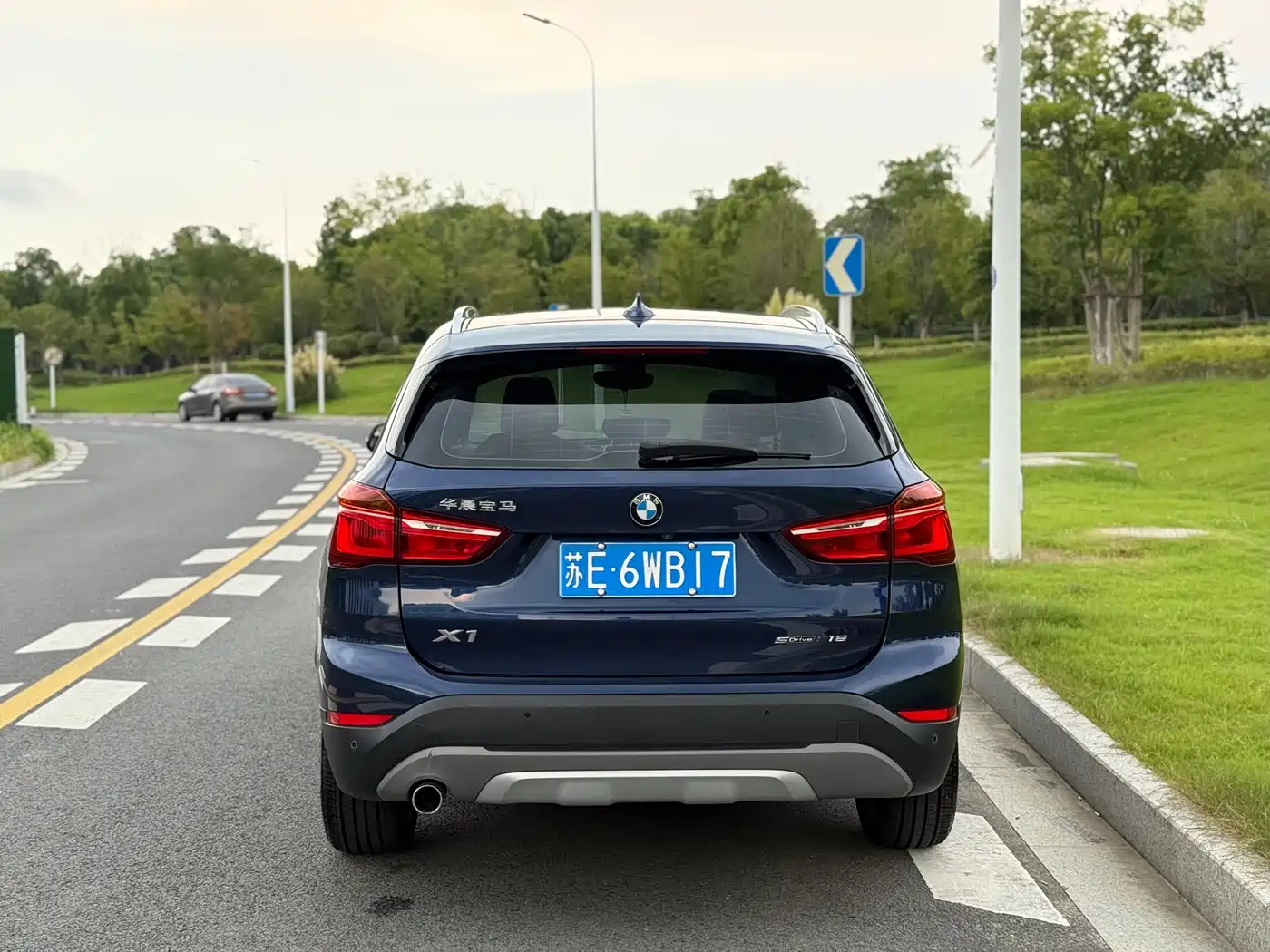 BMW X1 2019 sDrive18Li Premium Model фото 6