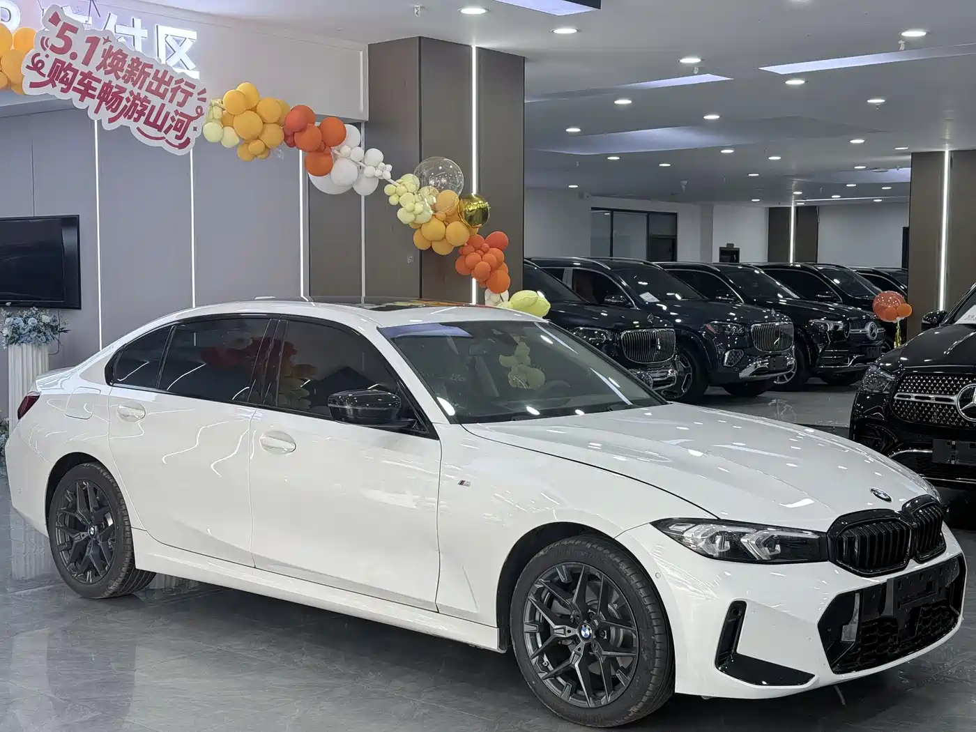 BMW 3 Series 2025 330Li M Sport Night Edition фото 3