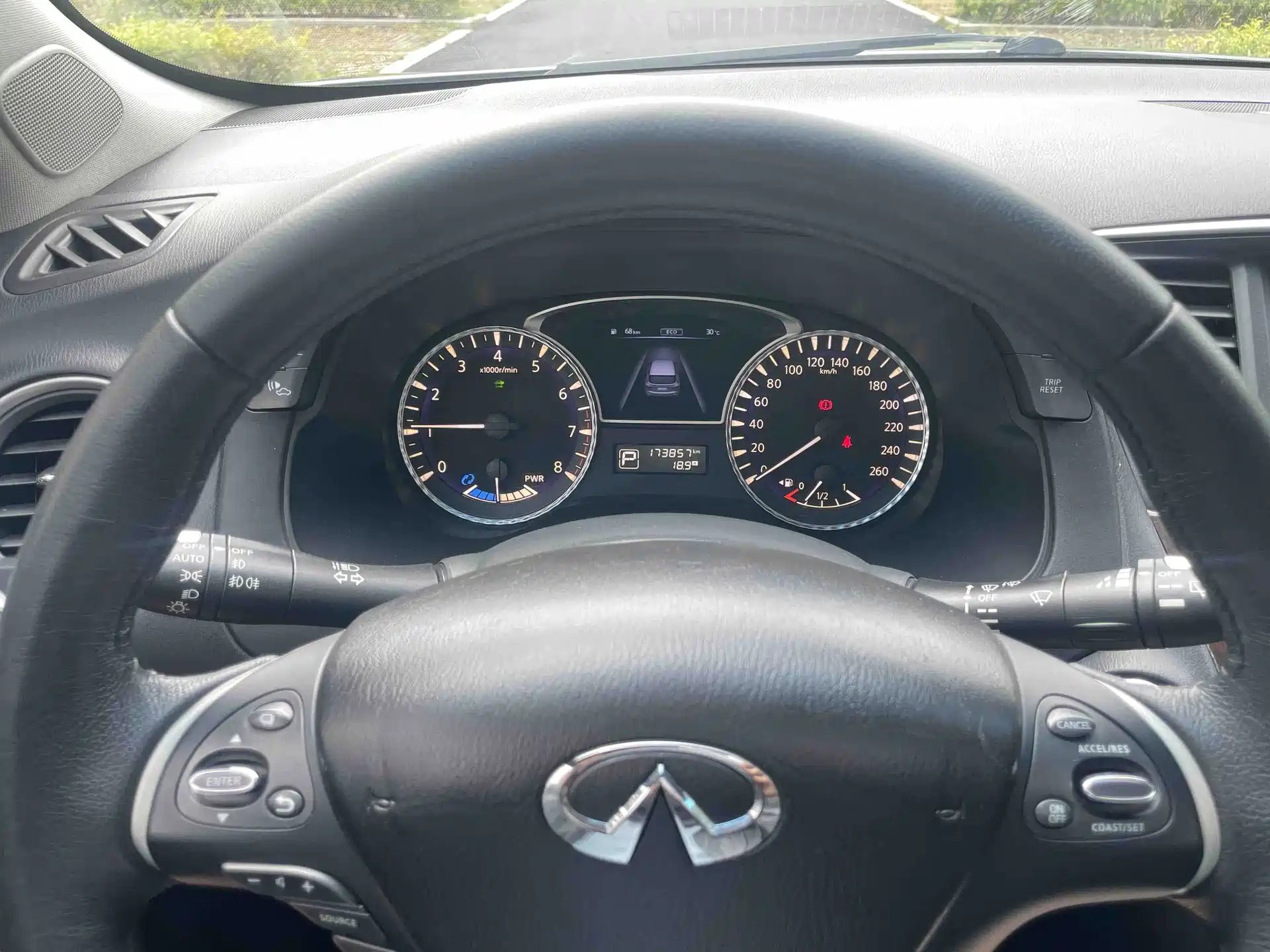 Photo 16 - Infiniti QX60 (Import)