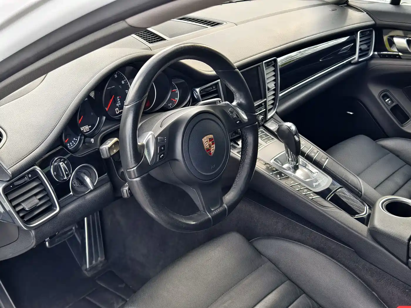 Porsche Panamera 2014 Panamera 3.0T фото 12
