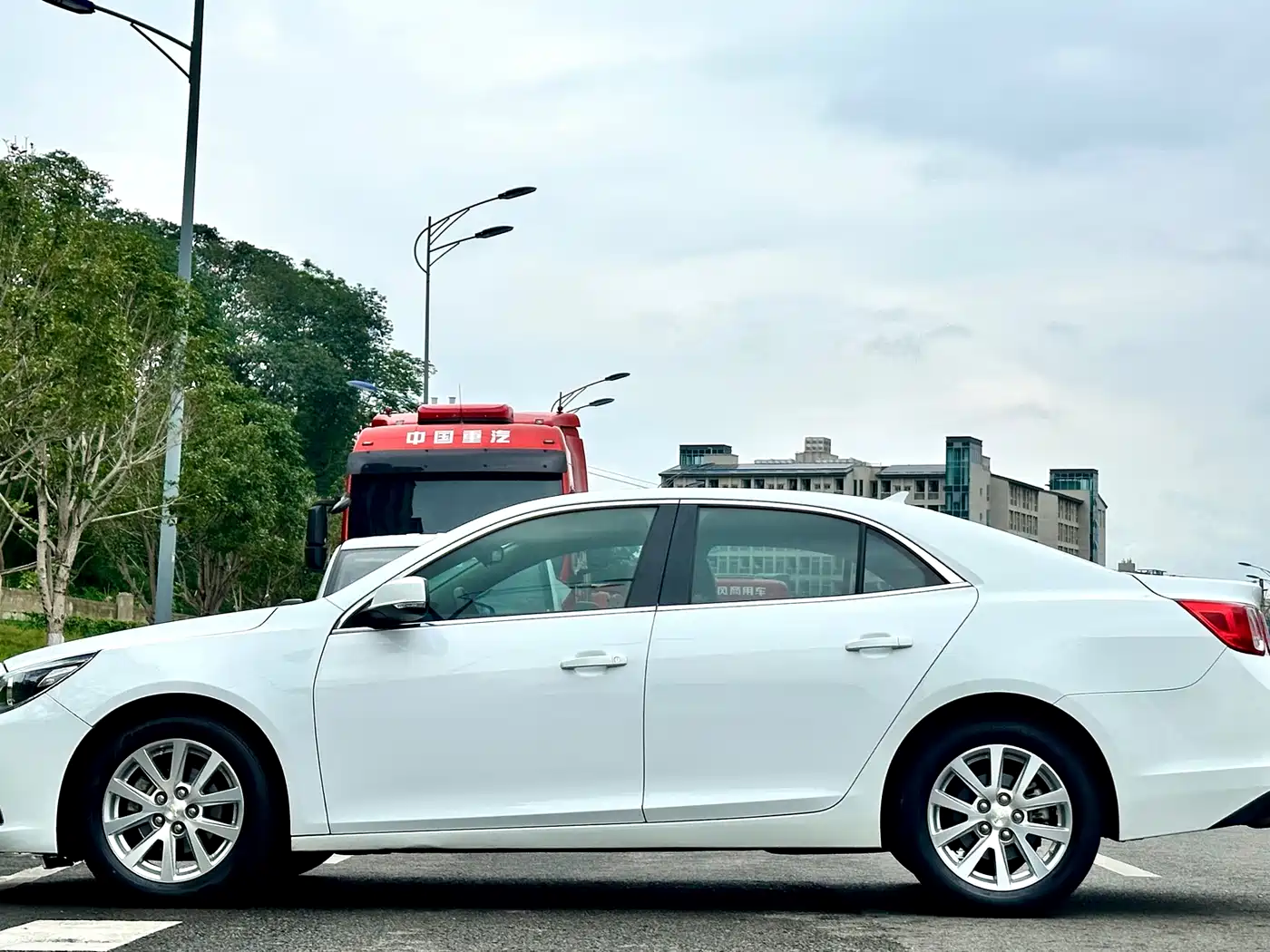 Chevrolet Malibu 2014 2.0L Automatic Luxury фото 7