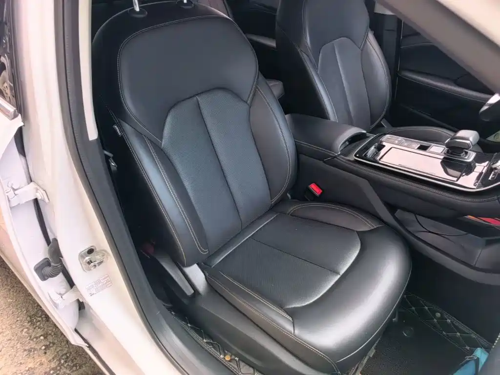 Фото 25 - Roewe i6 MAX