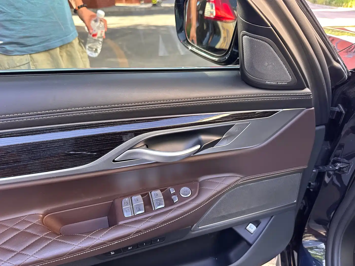 BMW 7 Series 2021 Model 740Li Leading M Sport Package фото 14