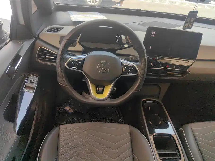 Volkswagen ID.3 2023 Pure Smart Edition фото 15