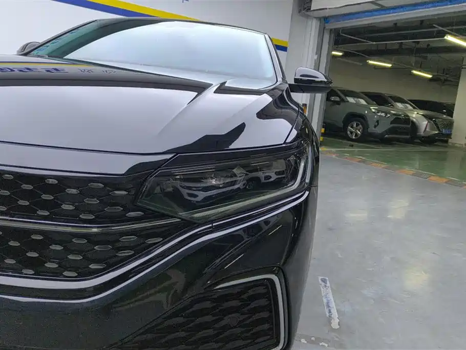 Volkswagen Passat 2023 Facelift 330TSI Starlight Elite Edition фото 5