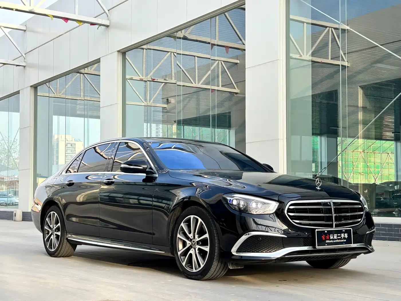 Mercedes-Benz E-Class 2019 E 300 L Sport Fashion фото 3