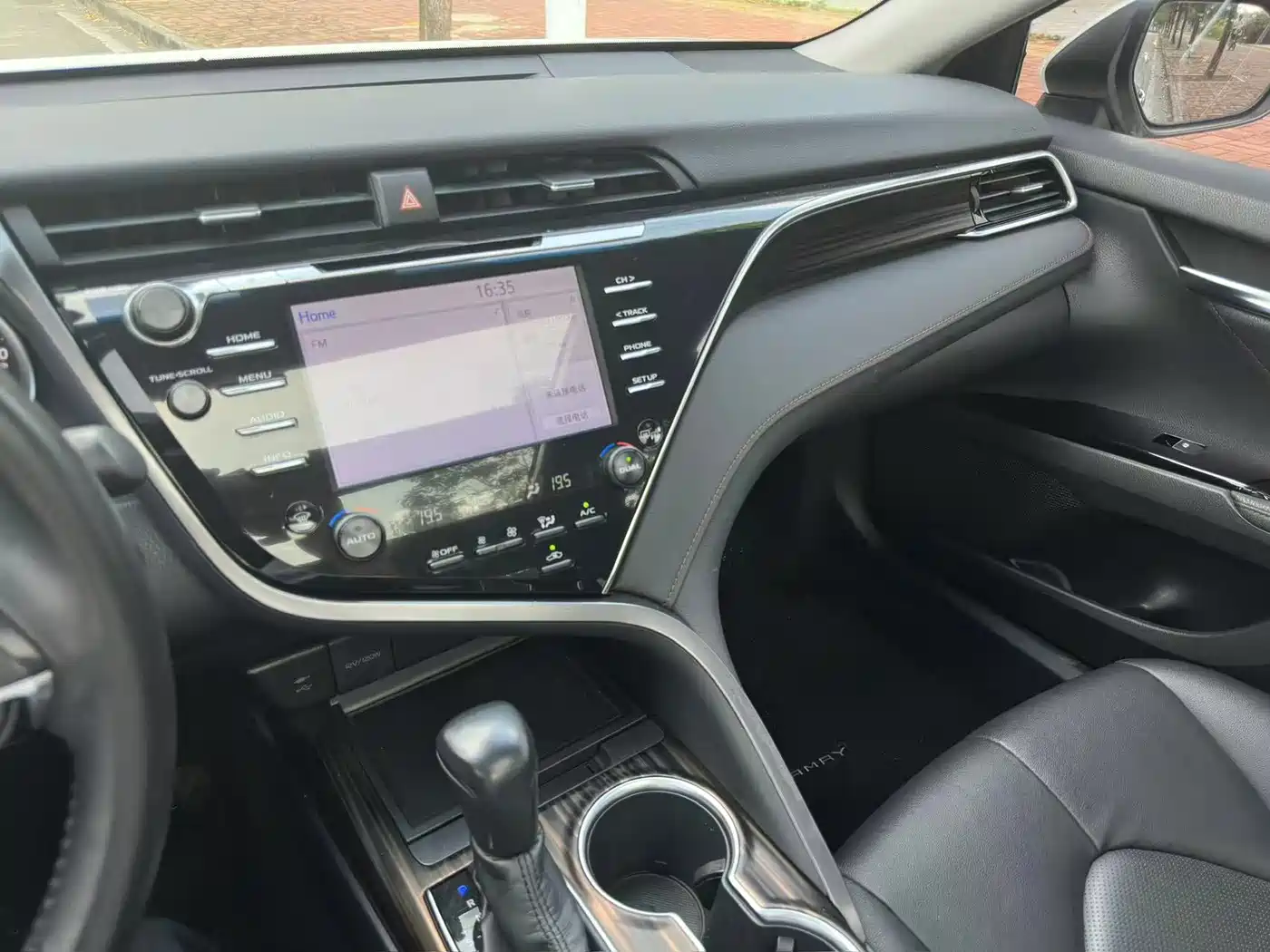 Toyota Camry 2018 2.5G Luxury Edition фото 7