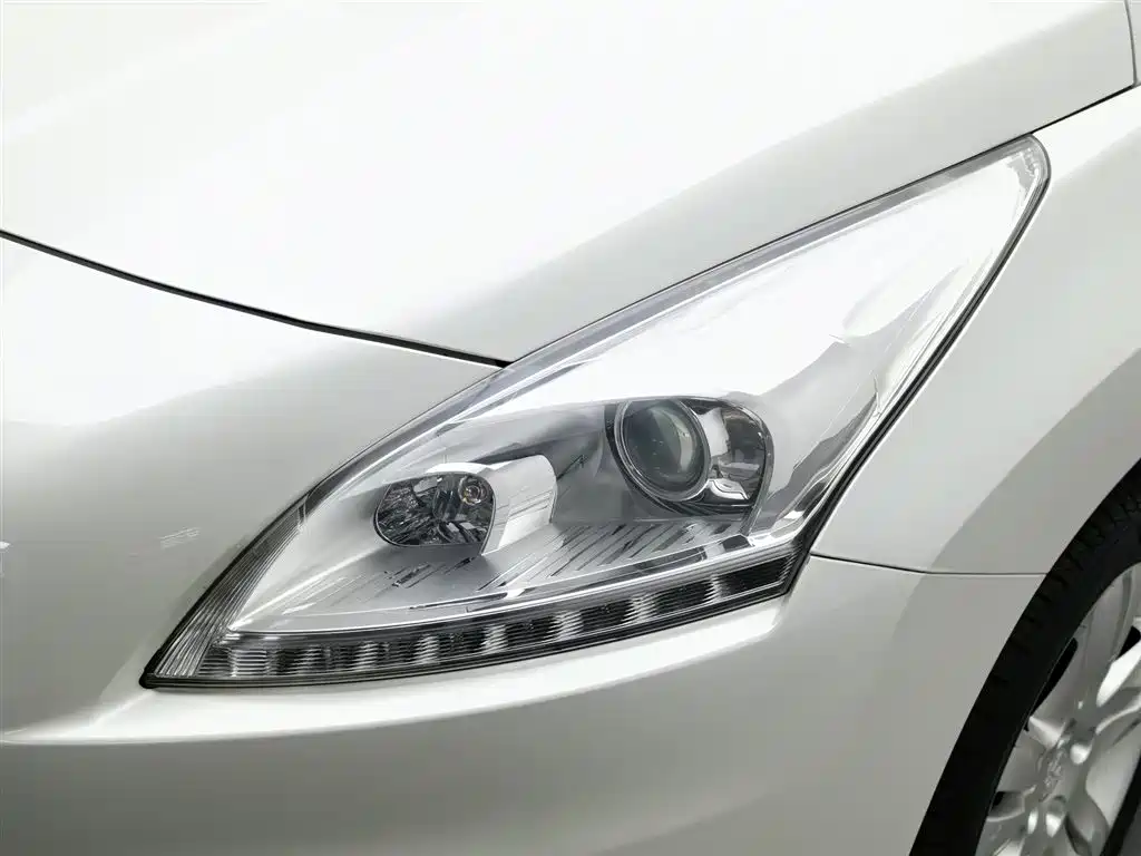 Peugeot 3008 2015 2.0L Automatic Classic Edition фото 7