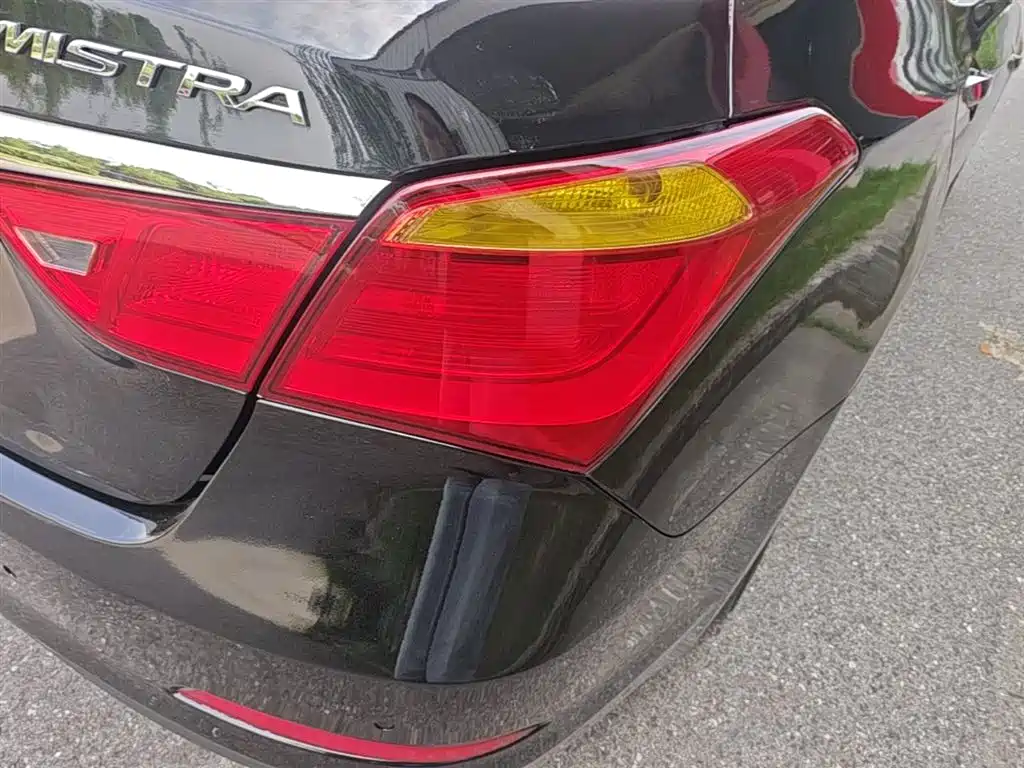 Hyundai Mistra 2014 1.8L Auto Smart GLS фото 8