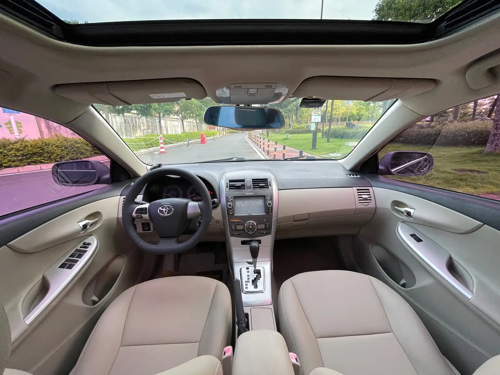 Photo 15 - Toyota Corolla