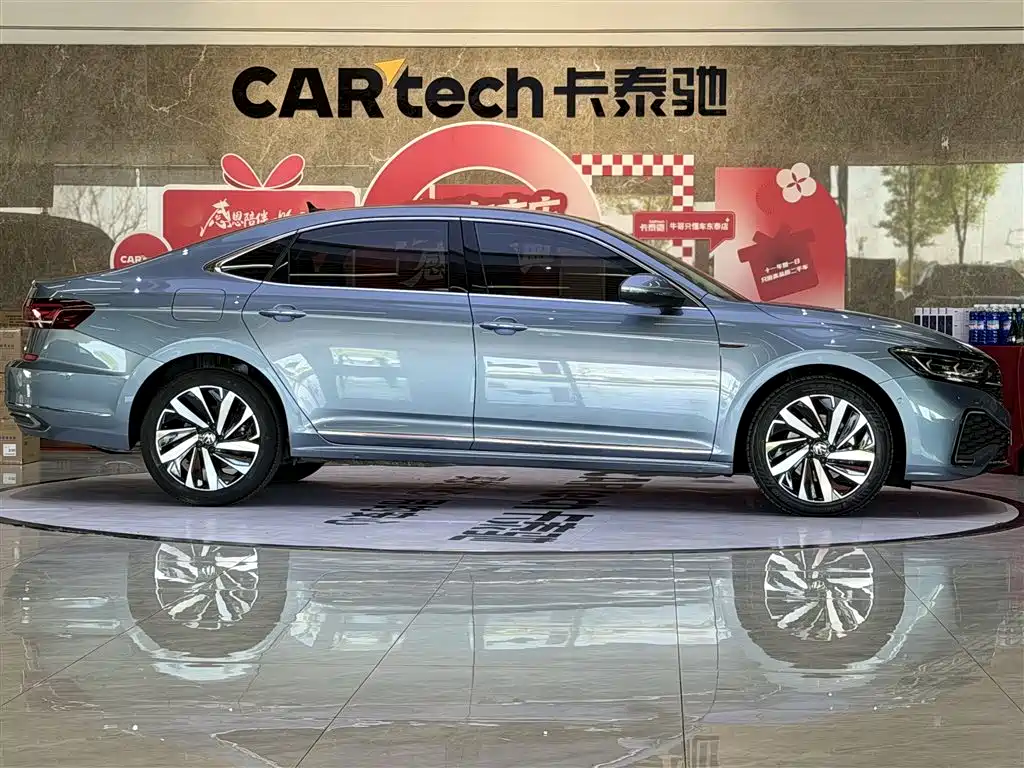 Volkswagen Passat 2022 330TSI Starry Sky Premium Edition фото 4