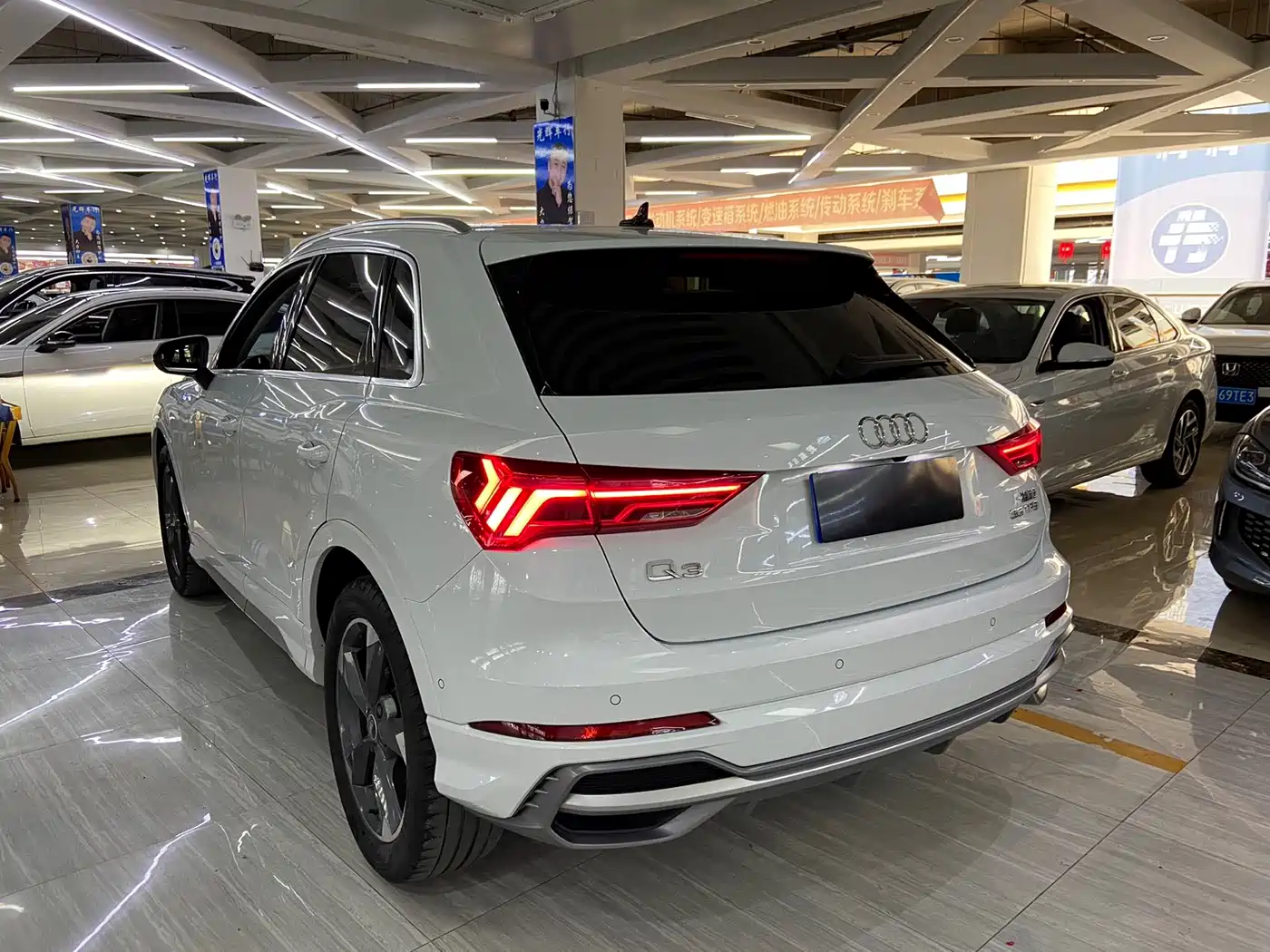 Audi Q3 2023 35 TFSI Fashion Dynamic (1.4T) фото 6