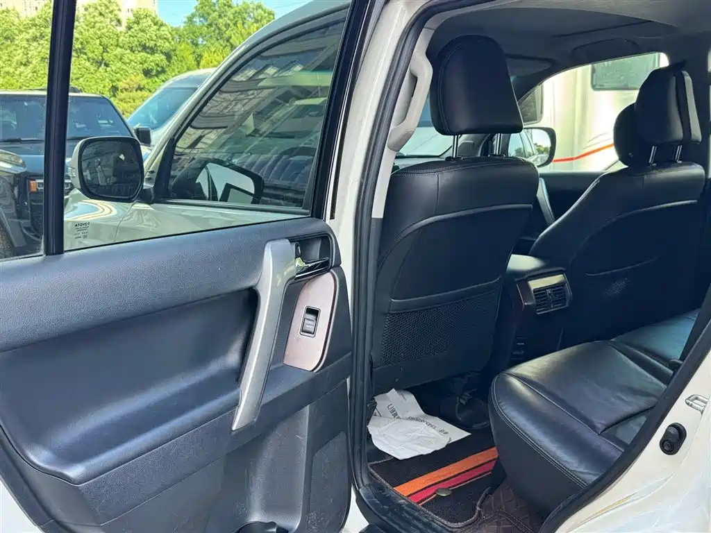 Toyota Prado 2018 3.5L Auto TX-L фото 4