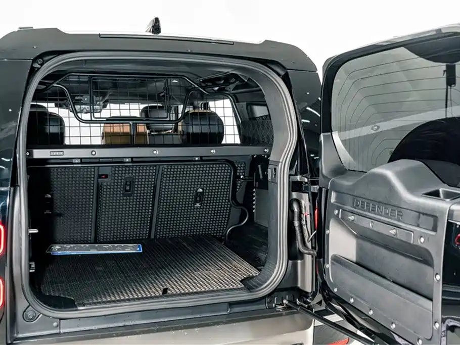 Land Rover Defender 2025 110 3.0T P400 -Dynamic HSE фото 26