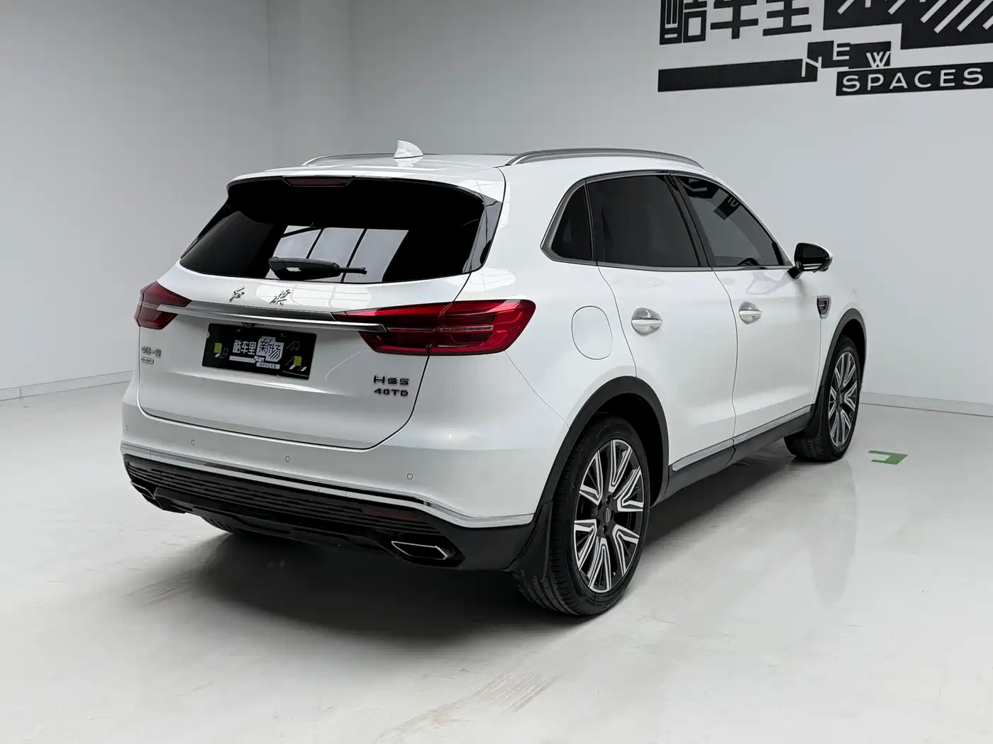 Hongqi HS5 2022 Facelift 2.0T Smart Flag Enjoyment AWD Edition фото 4
