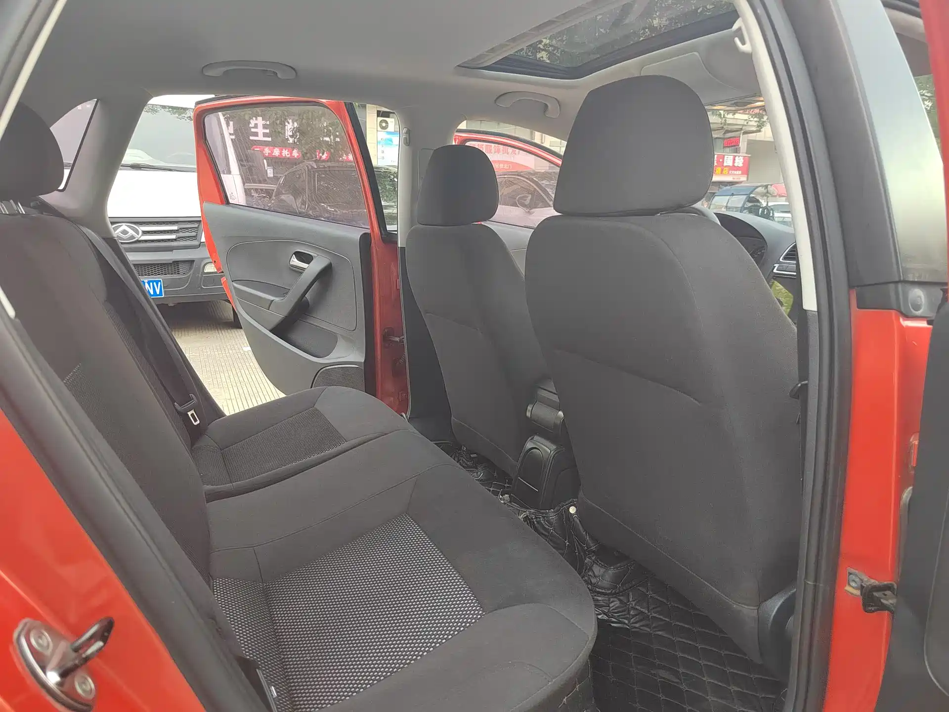 Photo 6 - Volkswagen Polo