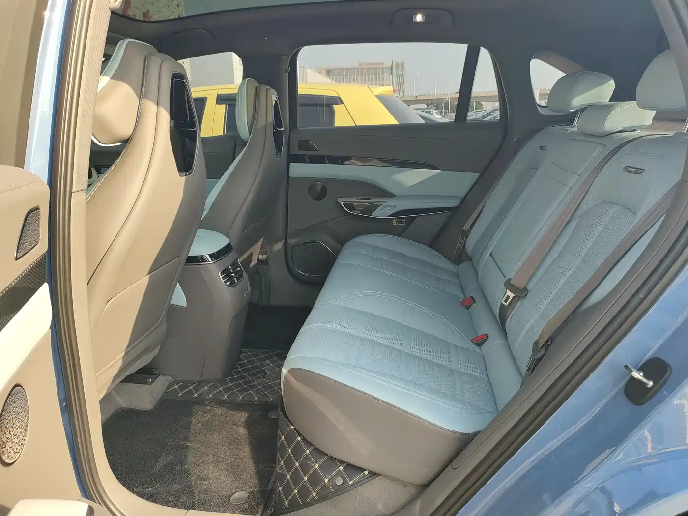 Hongqi Tian Gong 08 2025 730 Smart Selection Edition фото 4