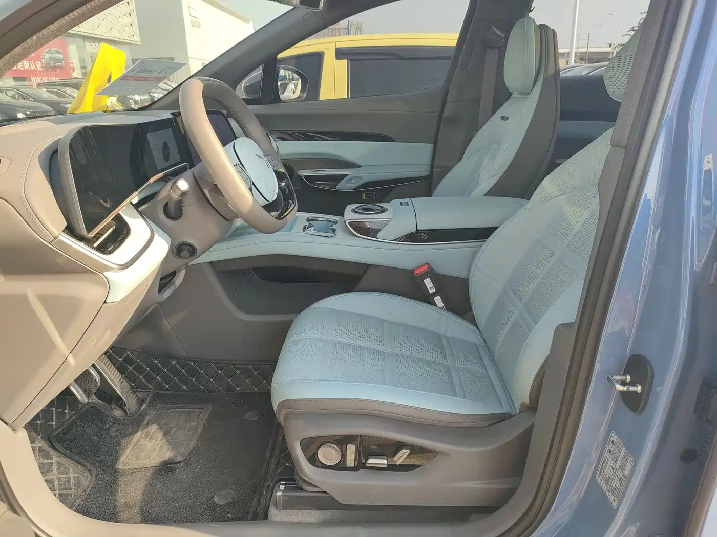 Hongqi Tian Gong 08 2025 730 Smart Selection Edition фото 5