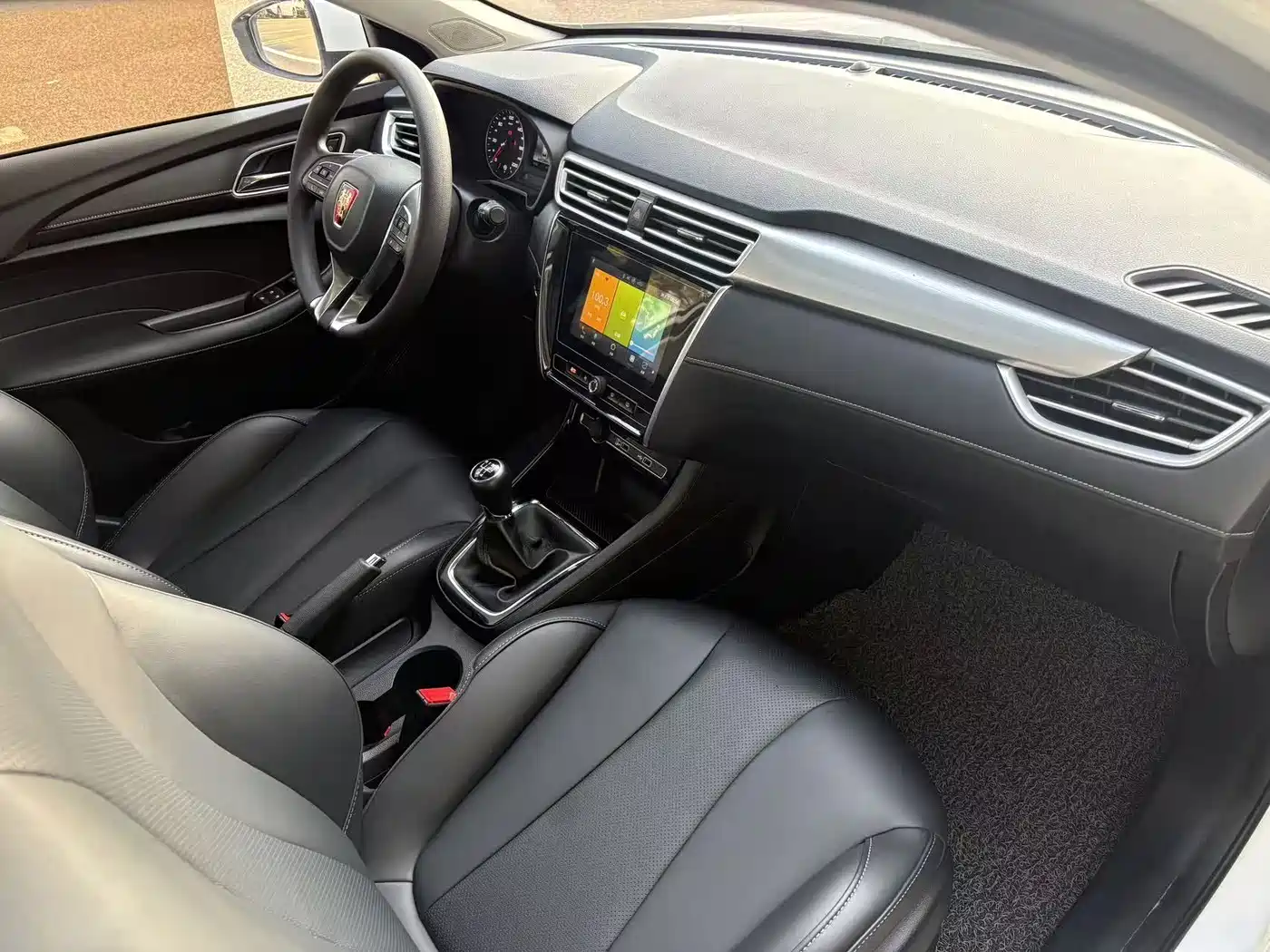 Roewe i5 2019 2019 1.5L Manual 4G Langhao Edition