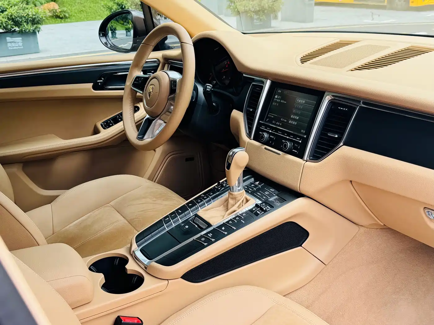 Porsche Macan 2016 Macan 2.0T фото 25
