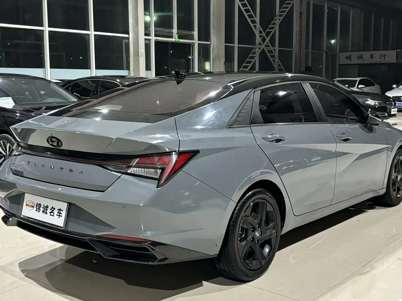 HYUNDAI ELANTRA
