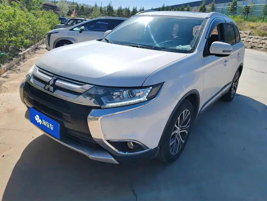 mitsubishi outlander