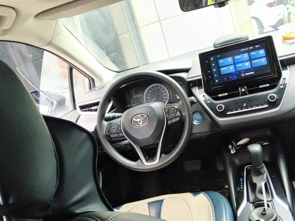 Toyota Corolla 2021 Hybrid 1.8L E-CVT Elite Edition фото 14