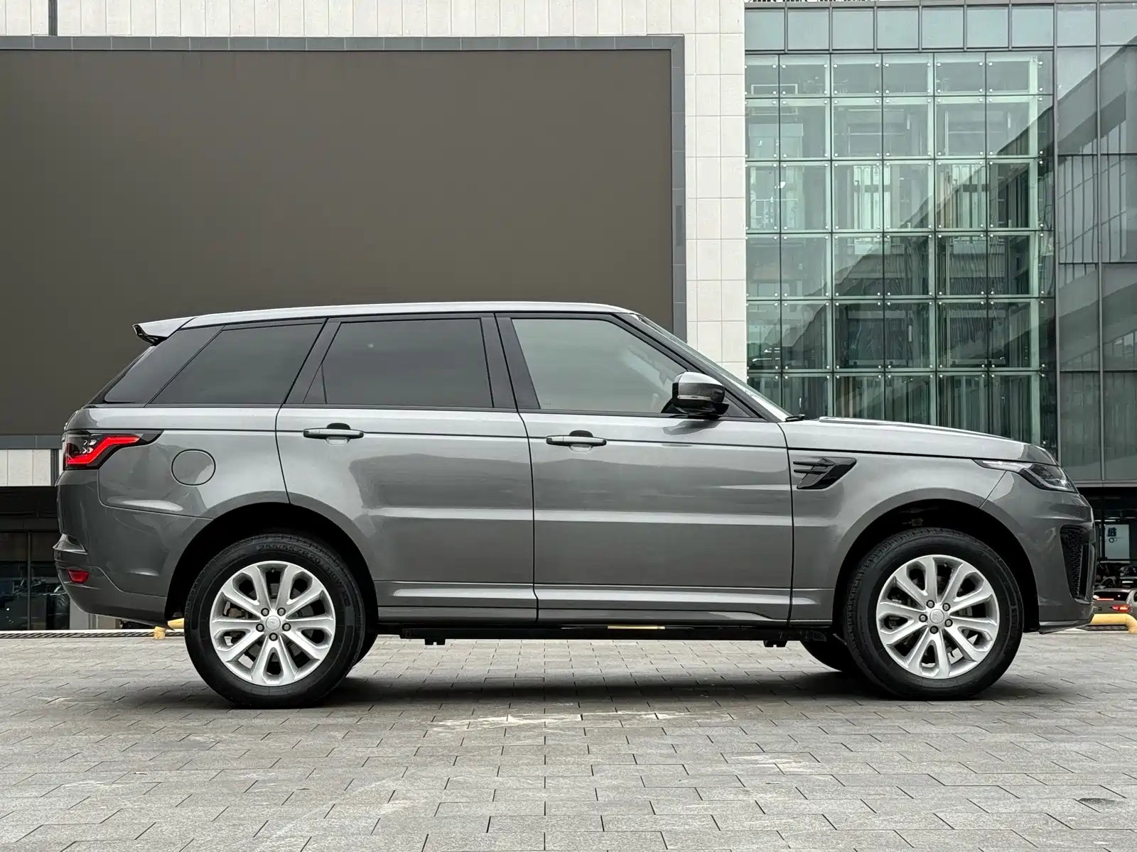 Фото 5 - Land Rover Range Rover Sport