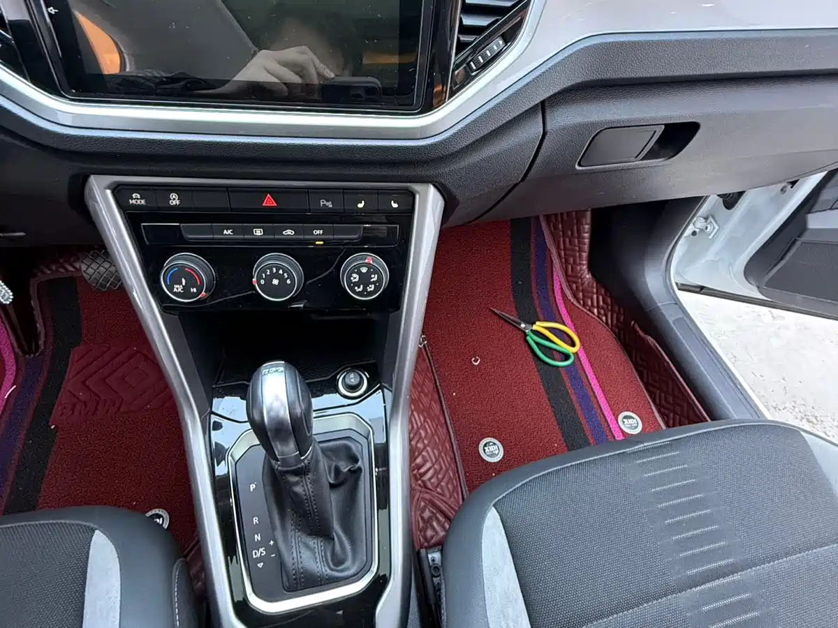 Volkswagen T-ROC 2021 280TSI DSG 2WD Comfort Connected фото 8