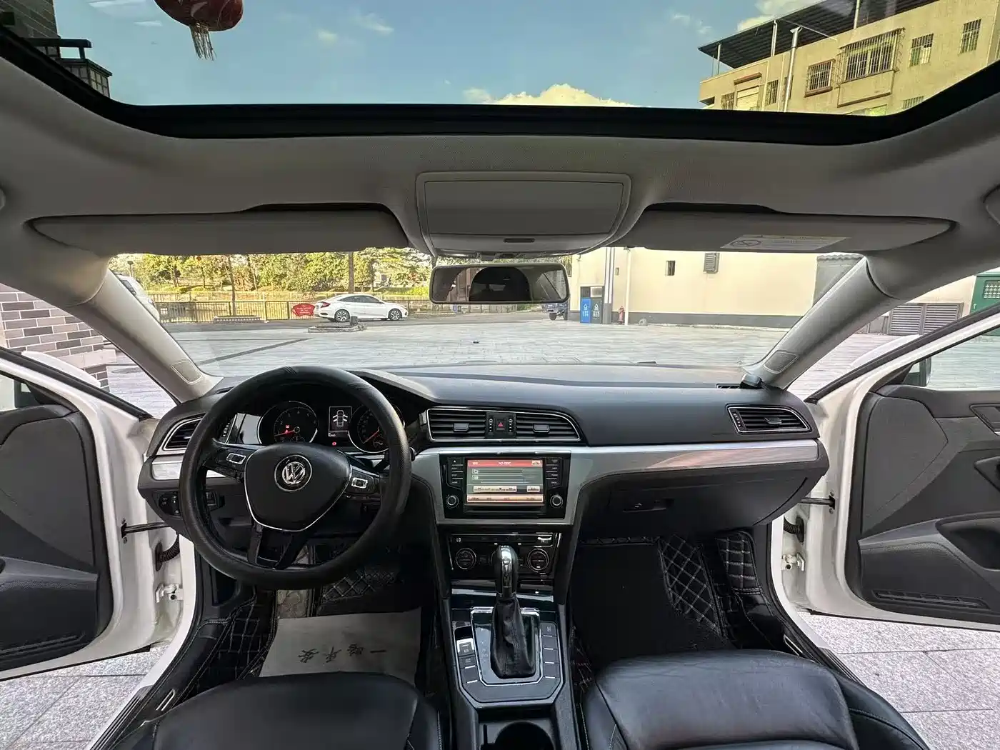 Volkswagen Lamando 2015 330TSI DSG Comfort фото 11