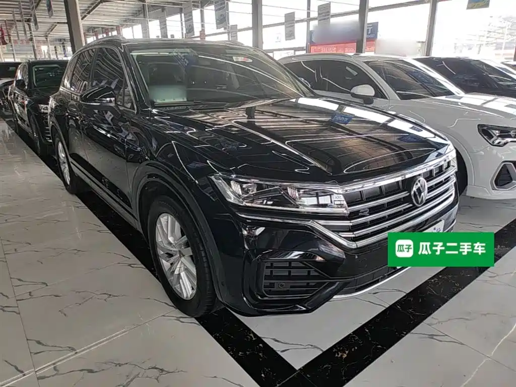 VOLKSWAGEN TOUAREG