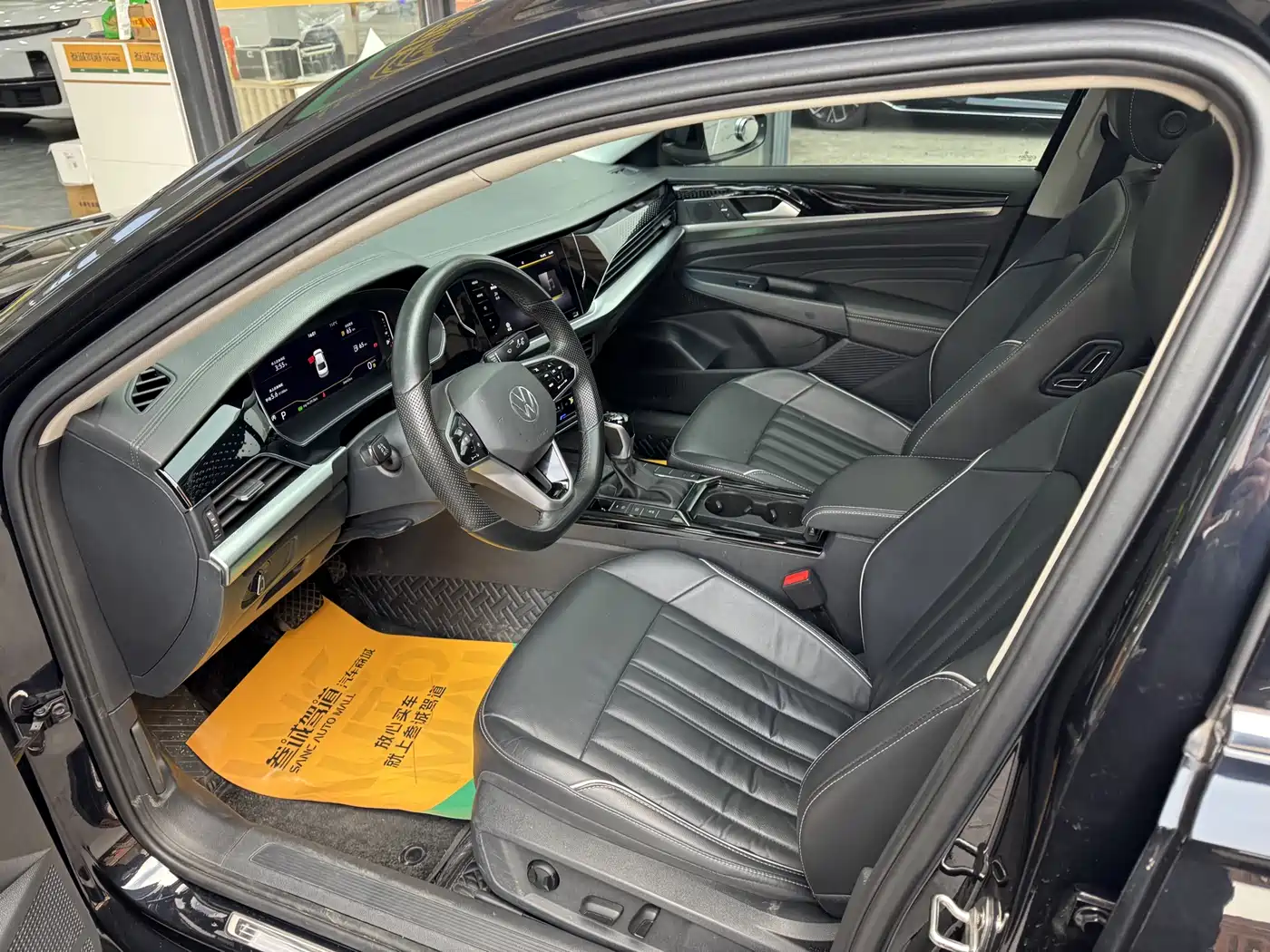 Volkswagen Passat 2022 330TSI Elite Edition фото 8