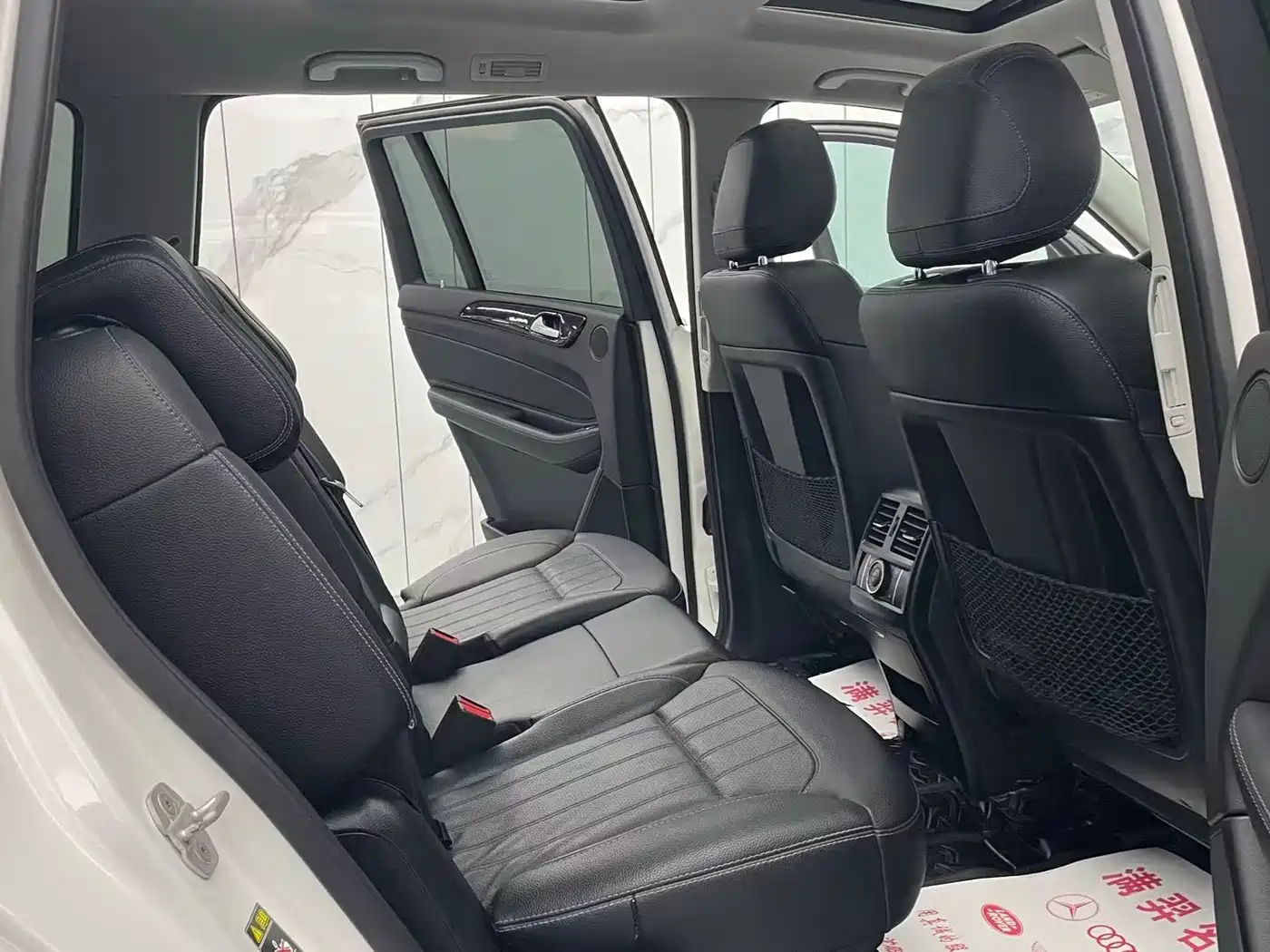 Mercedes-Benz GLS 2016 GLS 400 4MATIC Luxury фото 16