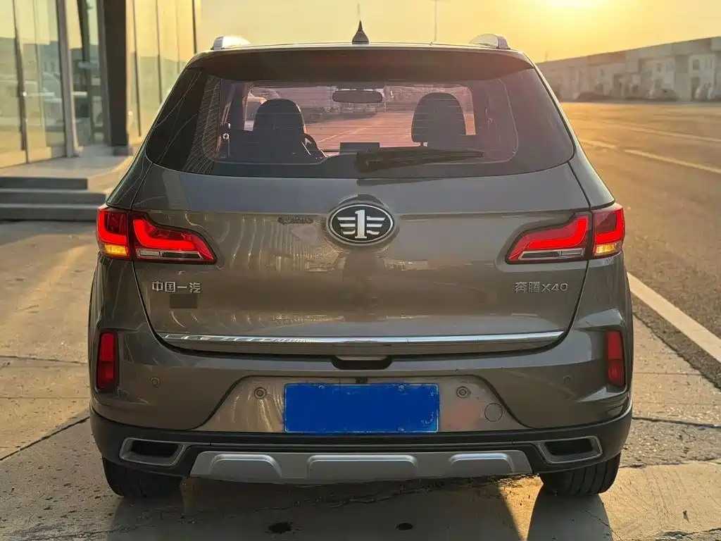 Besturn X40 2018 2018 Internet Celebrity Edition 1.6L Manual Luxury