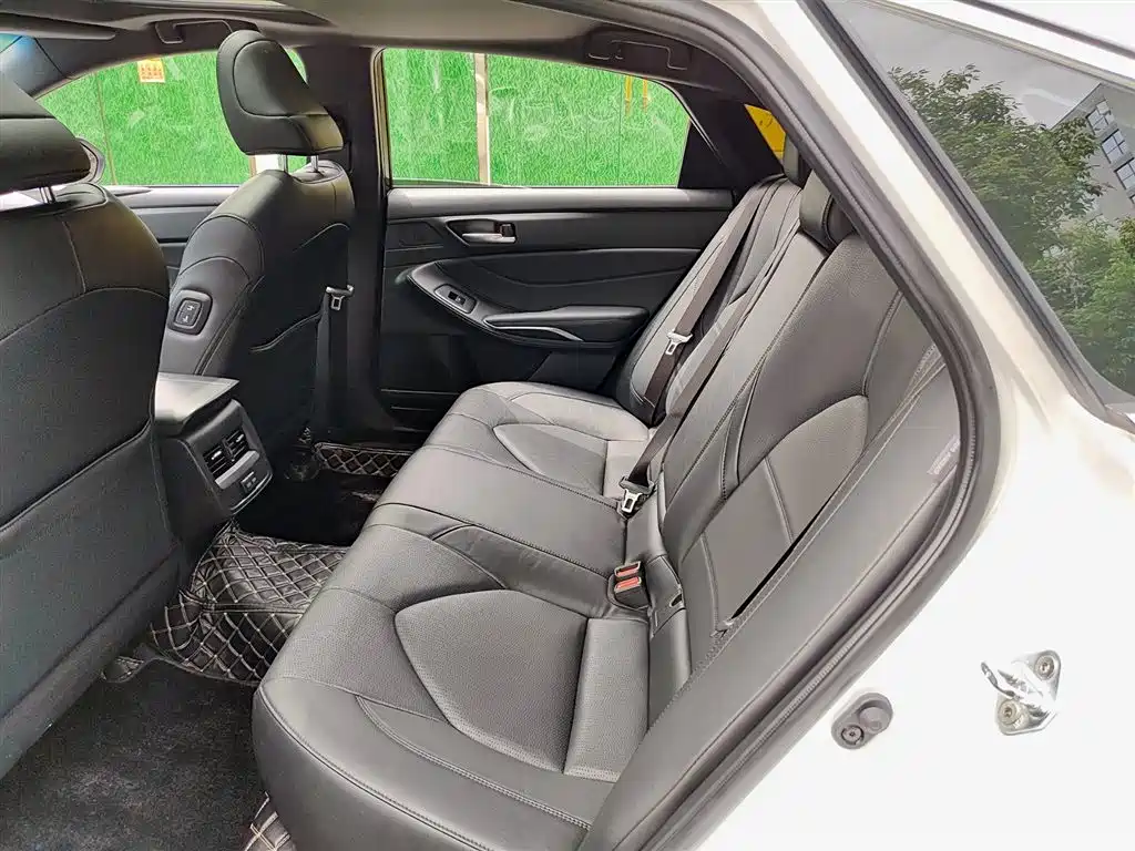 Toyota Avalon 2023 2.0L Premium Selection фото 8