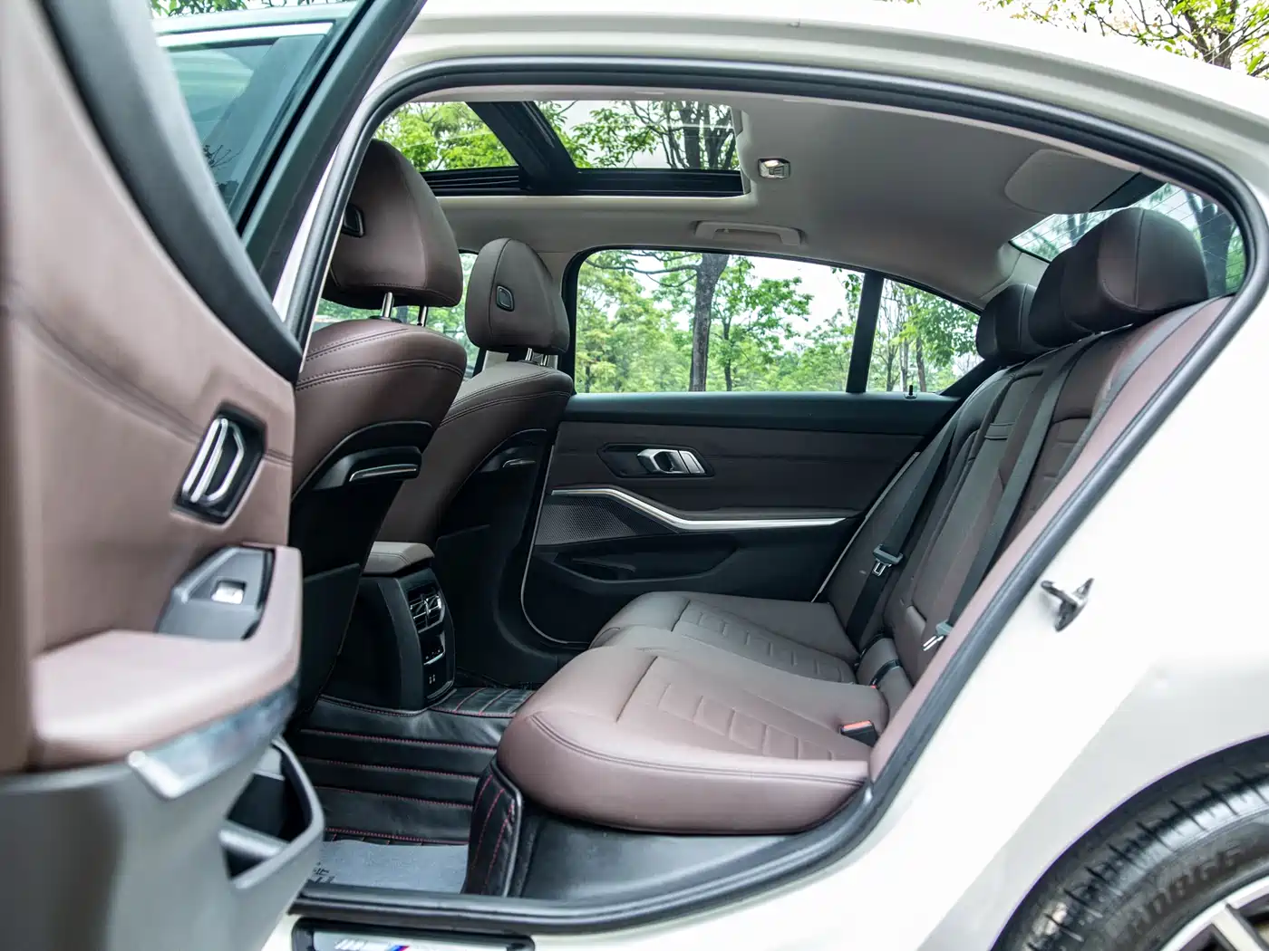 BMW 3 Series 2020 325Li M Sport Package фото 10