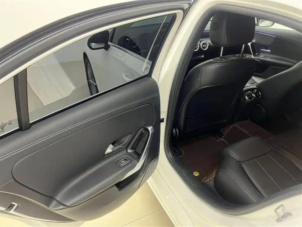 Mercedes-Benz A-Class 2022 A 180 L Sport Sedan фото 10