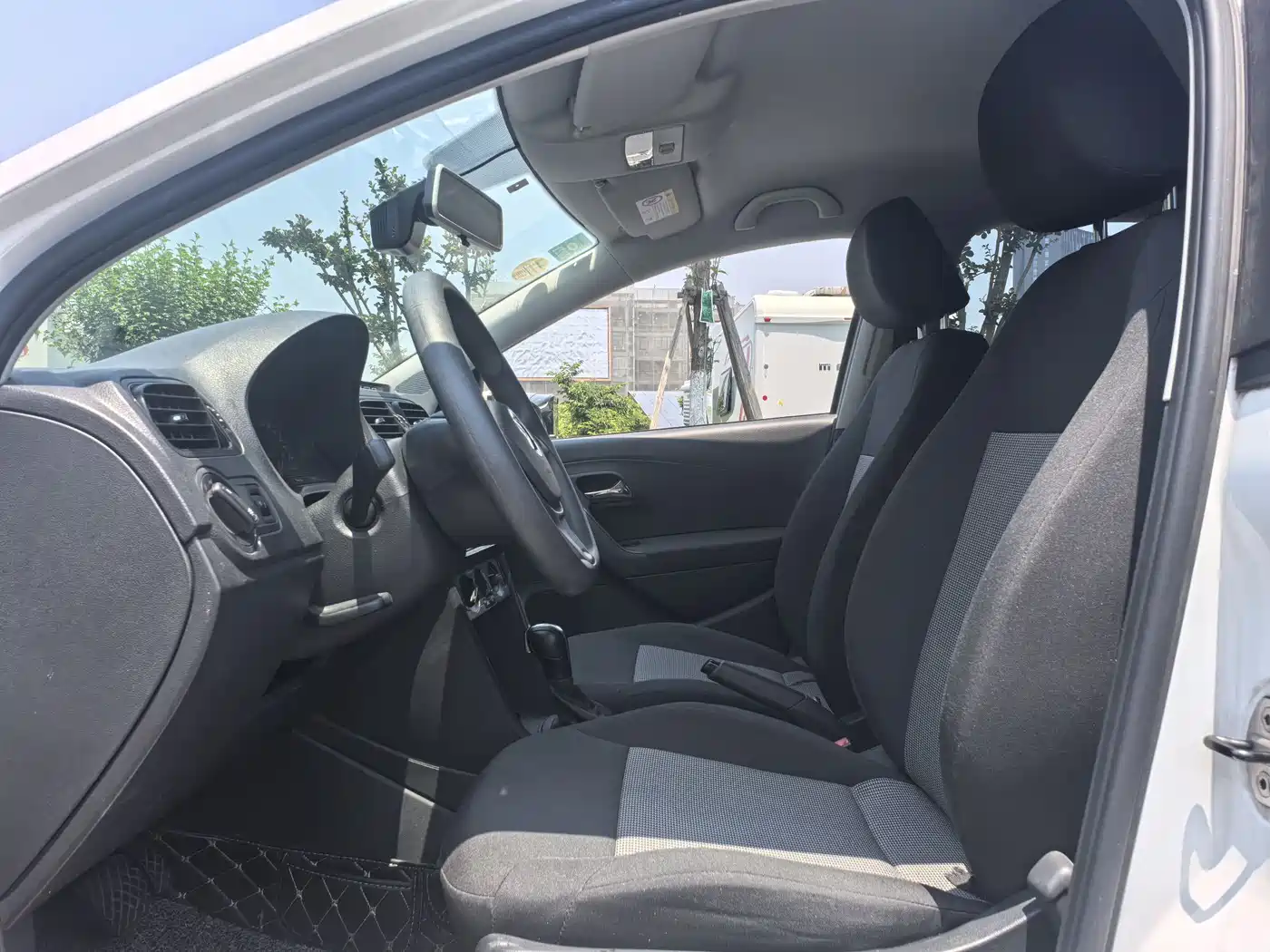 Volkswagen Polo 2018 1.5L Auto Safe Drive фото 8