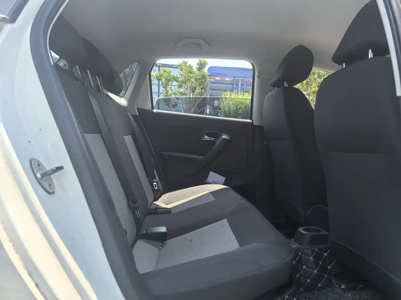 Volkswagen Polo 2018 1.5L Auto Safe Drive фото 11