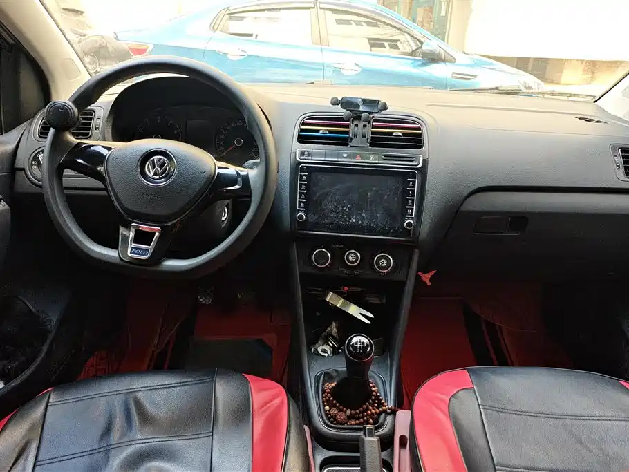 Volkswagen Polo 2018 1.5L Manual Safe Drive фото 12