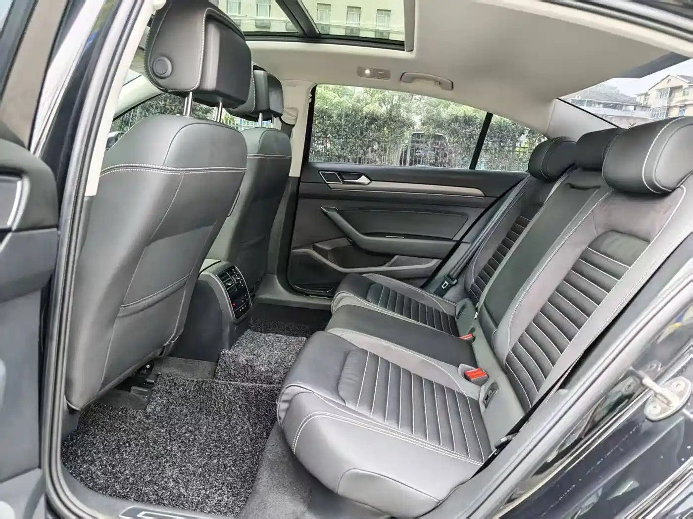 Volkswagen Magotan 2020 330TSI DSG Luxury фото 5