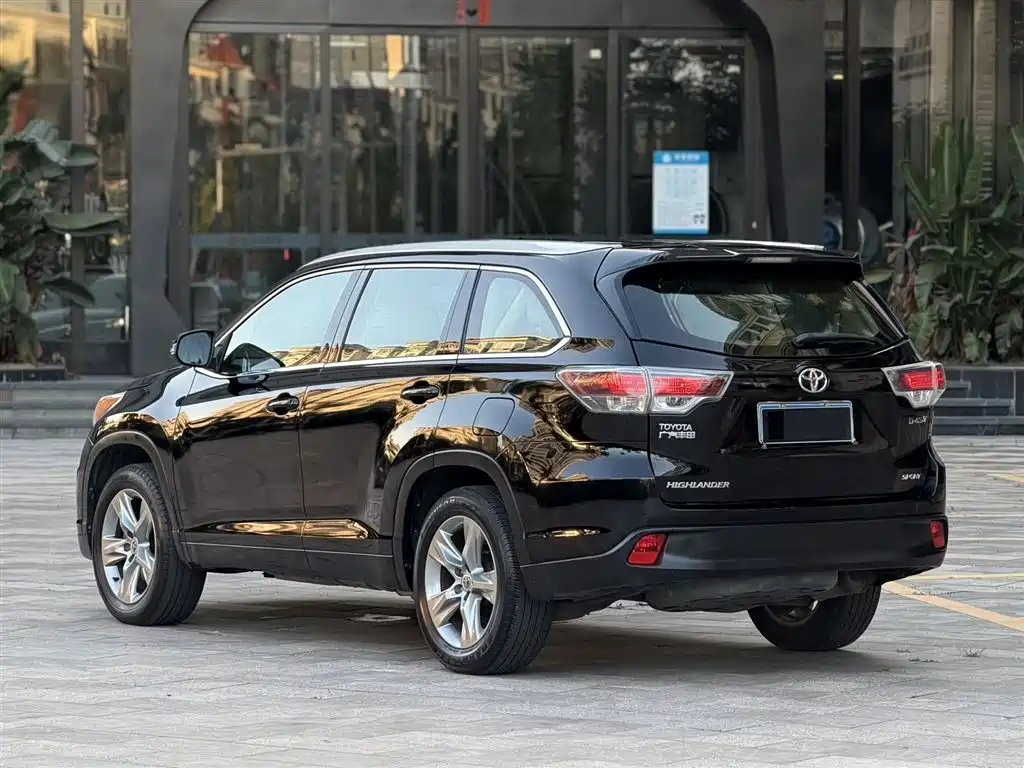 Toyota Highlander 2015 2.0T FWD Luxury Navigation Edition 7-seater фото 5