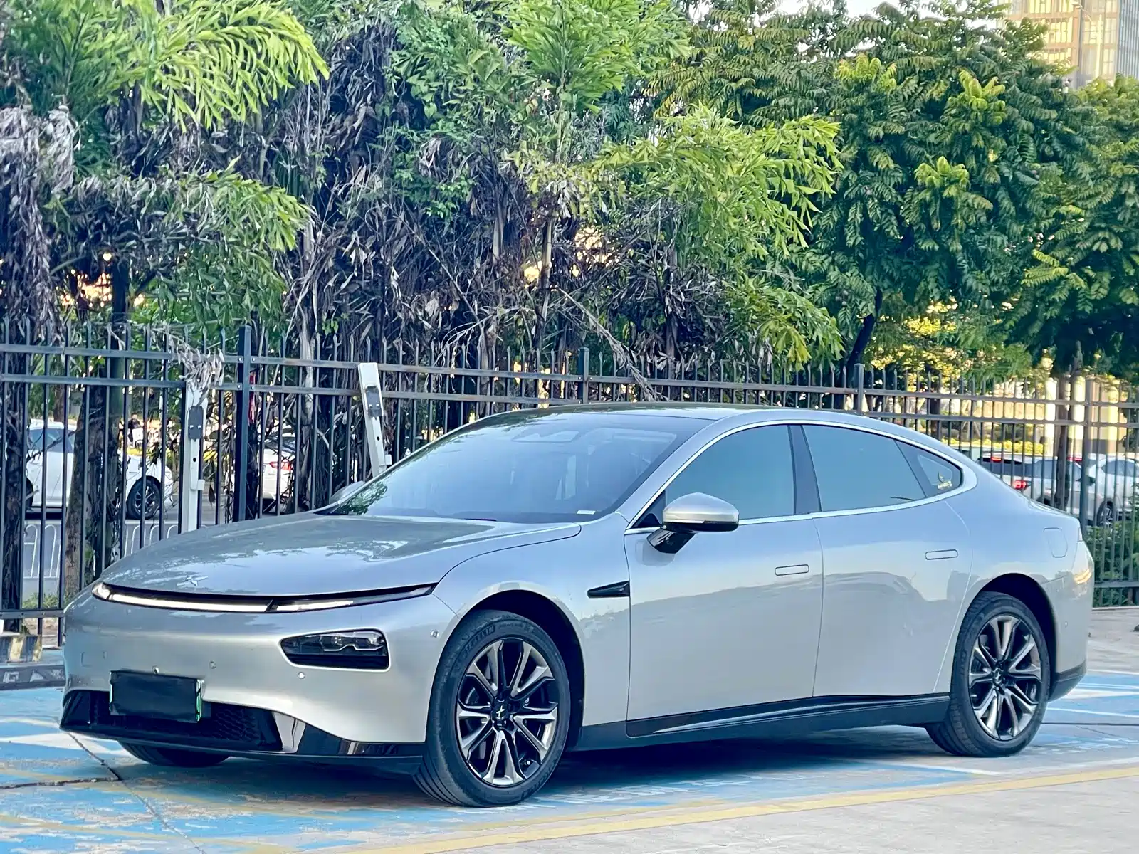 Фото 1 - XPeng P7