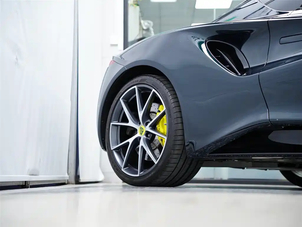 Lotus Cars EMIRA 2021 2.0T DCT First Edition фото 46