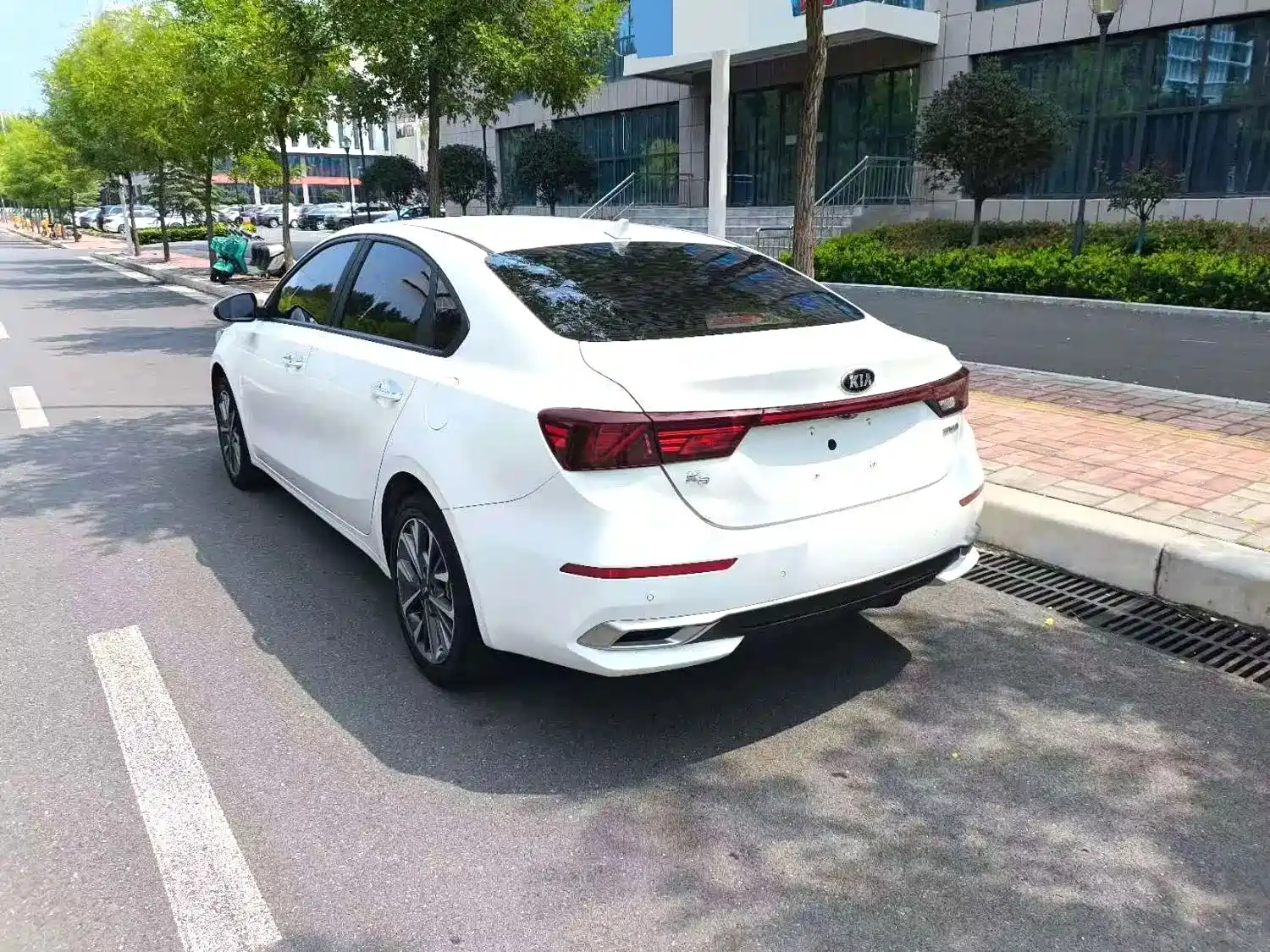 Photo 12 - Kia K3