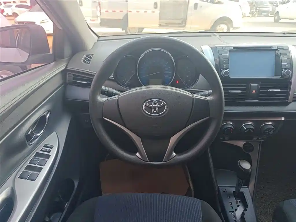 Toyota YARiS L Zhi Xuan 2015 1.5E Auto Charming Edition фото 11