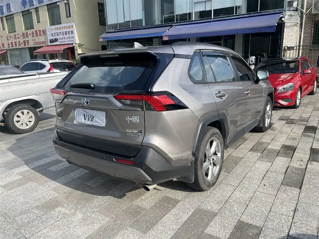 Toyota RAV4 Rongfang 2022 Hybrid 2.5L E-CVT 2WD Elite Edition фото 7