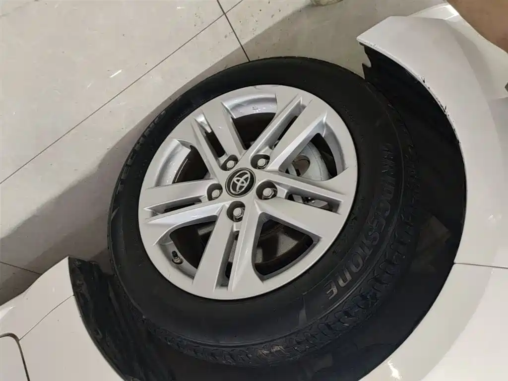 Toyota Levin 2022 Dual Engine 1.8H E-CVT Progressive Edition фото 23